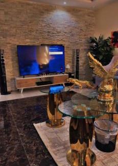 Unaizah Apartamento | شقه فاخر
