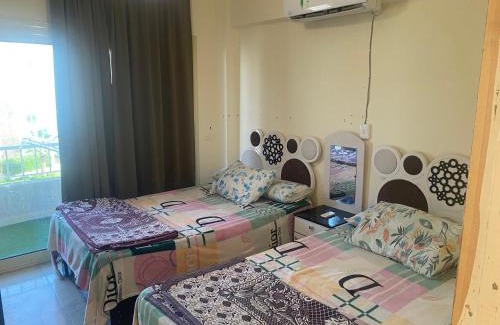 Marsa Matruh Apartamento | شقه فندقيه فاخرة مكيفة الهواء بقرية سياحية متكاملة الخدمات شاطيء رملي وحمامات سباحة واكوابارك على بعد دقائق من مطروح
