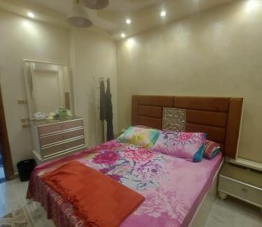 Ash-Sharabiyah Apartamento | شقه في جاردينيا الماظه تحتوى على ٣غرف مكيفه وريسبشن وحمام ومطبخ وريسبشن وبلكونه بجوار سنتر الماظه وسنتر سيتي ستارز الدور الثالث ولها موقع متميز وبلكونه تطل علي مول الكمبوند