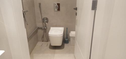 Riyadh Apartamento | غرفة نوم ماستر كبيرة قريبة من المطار