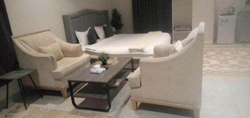 Riyadh Apartamento | غرفة نوم ماستر كبيرة قريبة من المطار
