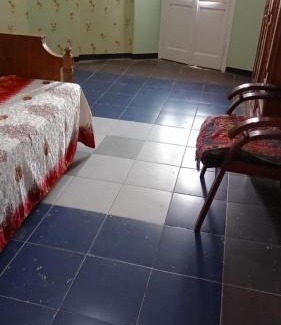Mansoura Apartamento | غرفه واحده فقط داخل شقه بها سرير ١٢٠ سم ومروحه ودولاب وكراسي