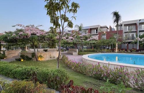 Sheikh Zayed City Villa | فيلا فاخرة جدا لك بالكامل فى كمبوند كونتنتال الشيخ زايد169م عبارة عن طابقين -3 غرف نوم - 2 حمام فاخر - مطبخ بكامل مستلزماتة - حديقة