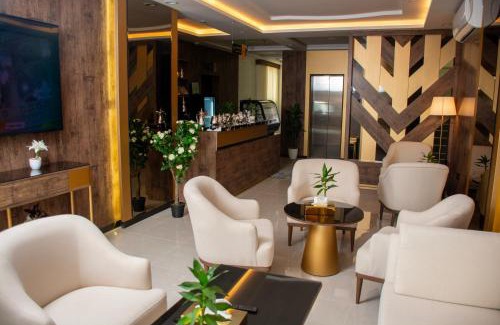 Al Kura Apartamento | فيوليت إيليت للشقق المخدومة