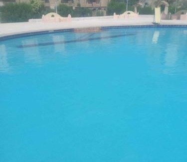 Shurtah al-Dakhlah Apartamento | قرية كويس بيتش رأس سدر