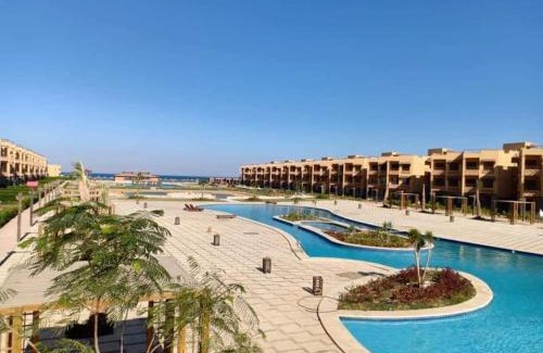 Zafarana Chalet De Esquí | قرية لاجولى السخنه للعائلات فقط