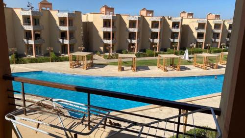 Zafarana Chalet De Esquí | قرية لاجولى السخنه للعائلات فقط