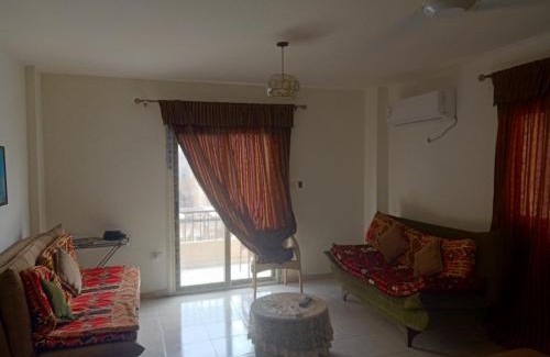 Shurtah al-Dakhlah Apartamento | قريه تافيرا بيتش راس سدر
