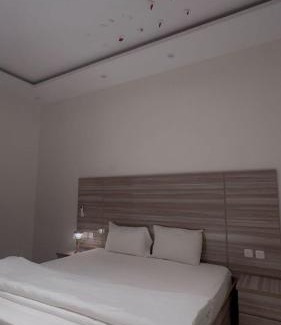 Gurayat Apartamento | قمة البرج الذهبي للشقق المفروشة