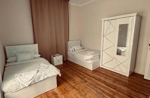 Abdin Hotel | كايرو كراون لإقامة وتشغيل الأجنحة الفندقية والقري السياحة الموتيلات