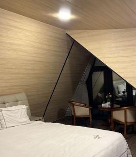 Salalah Chalet De Esquí | مجمع بارادايس السياحي