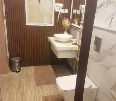 Al-Hofuf Chalet De Esquí | منتجع وأكواخ الأرازي