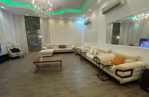 Dhahban Chalet De Esquí | منتجع واستراحة اليخت