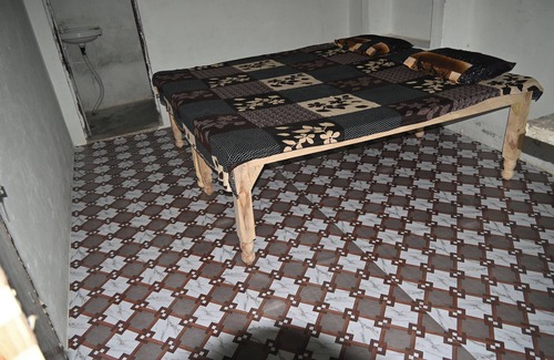 Vrindavan Casa | श्री बाँकेबिहारी सेवा धाम Near Atalla Chungi Parikrama Marg Vrindavan.