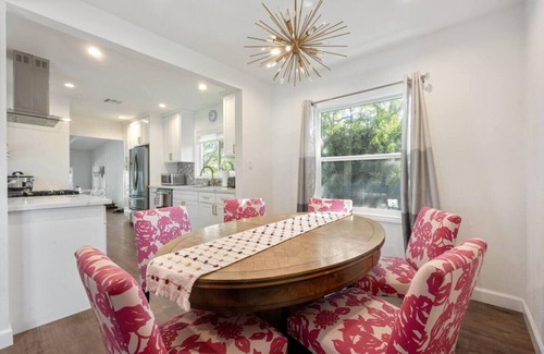 Valley Glen Casa | The Hatteras Haven Su