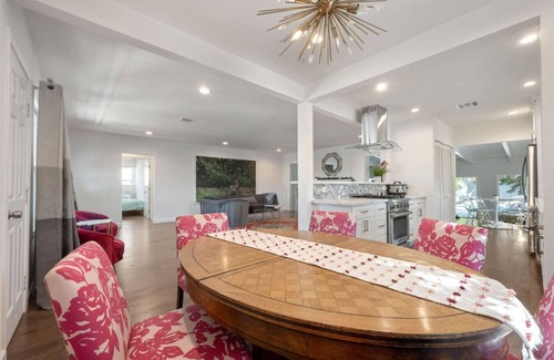 Valley Glen Casa | The Hatteras Haven Su