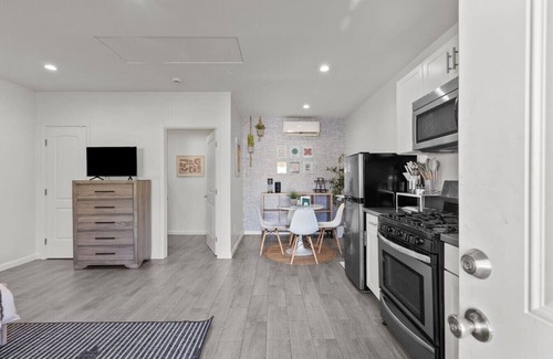 Valley Village Casa | Charming Valley Village Studio Retreat