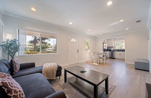 Burbank Casa | ৎ୭Serene Home in Central Burbankৎ୭