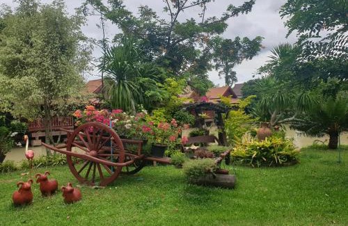 Prachinburi Complejo | คุ้มวราเฮือนไทย