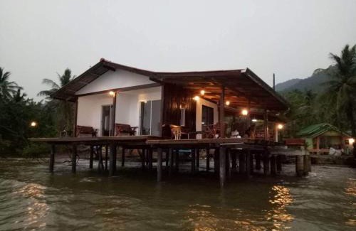 Ko Chang Casa | ชานไม้ ใน เล เกาะช้าง