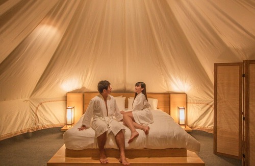 Mae Taeng Cama Y Desayuno | ที่พักพูวิลล่าสวนตัวกลางเขาอ่างแช่น้ำอุ่นกลางสระวิวภูเขาทะเลหมอก ที่จอดรถสวนตัว