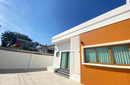 Bueng Kum Casa | นวมินทร์ 76 พูลวิลล่า - Nawamin 76 Poolwilla