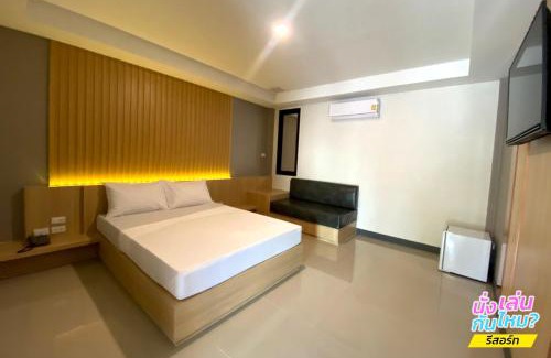Chonburi Hotel | นั่งเล่นกันไหม รีสอร์ท SHA Plus