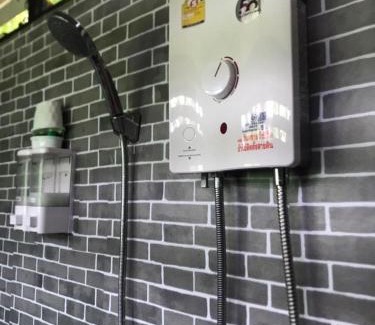 Ban Na San Otro | บ้านชมจันทร์ บ้านสวนสราญชล