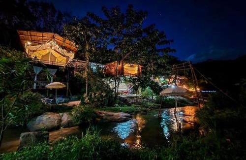 Ban Na San Otro | บ้านชมจันทร์ บ้านสวนสราญชล