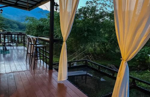 Ban Na San Casa | บ้านชมธาร บ้านสวนสราญชล