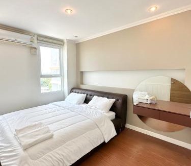 Rayong Apartamento | บ้านชายทะเล ที่พักติดทะเล ระยอง หาดแสงจันทร์