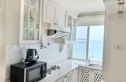 Rayong Apartamento | บ้านชายทะเล ที่พักติดทะเล ระยอง หาดแสงจันทร์