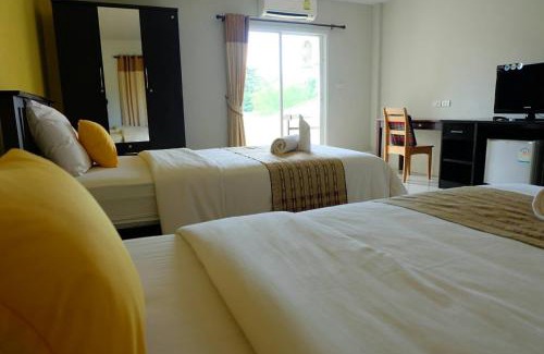 Nuea Khlong Hotel | บ้านทรัพย์มงคล