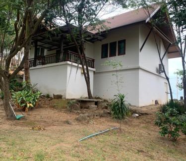 Choeng Mon Villa | บ้านธานี (BAAN THANI)