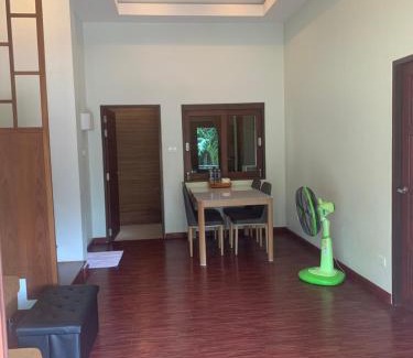 Choeng Mon Villa | บ้านธานี (BAAN THANI)