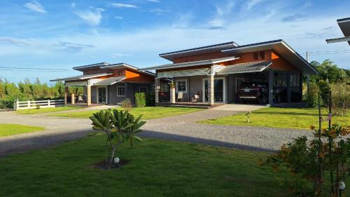 Suan Phueng Casa | บ้านน้ำผึ้งโฮมสเตย์