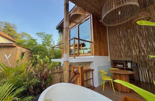 Khanom Villa | บ้านพราวพร้าว Baan Proud Proud