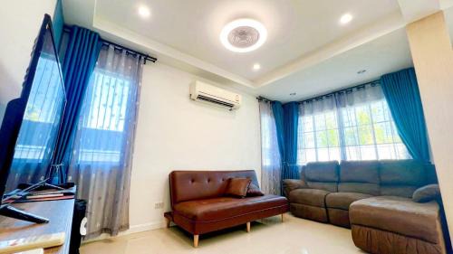 Phla Casa | บ้านย่าพลูวิลล่าพลาบ้านฉางระยอง