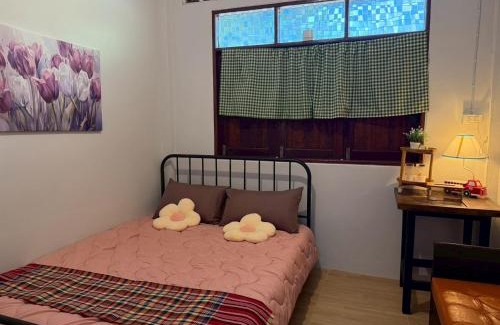 Nong Chaeng Casa | บ้านสวนชายน้ำ โฮมสเตย์ อัมพวา