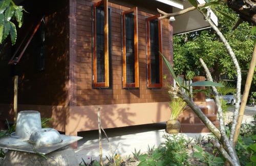 Klaeng Casa | บ้านสวนบรรจงอักษร Bansuan Banjong Akkson