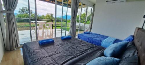 Nam Nao Complejo | บ้านไร่ระเบียงฟ้า น้ำหนาว แคมป์ปิ้ง