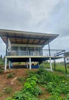 Nam Nao Complejo | บ้านไร่ระเบียงฟ้า น้ำหนาว แคมป์ปิ้ง