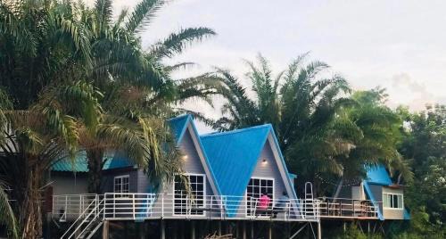 Chong Mek Chalet De Esquí | ภูเคียงน้ำรีสอร์ต ที่พักริมน้ำวัดเรืองแสงช่องเม็ก