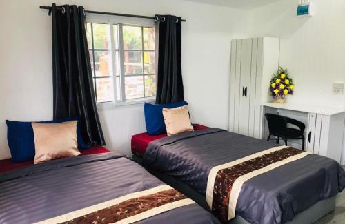 Chong Mek Chalet De Esquí | ภูเคียงน้ำรีสอร์ต ที่พักริมน้ำวัดเรืองแสงช่องเม็ก