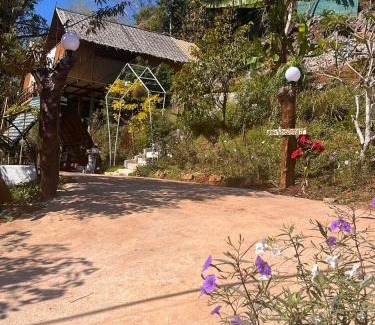 Thong Pha Phum Casa | มาค่ะ ฟาร์มสเตย์ ห้วยเขย่ง สวนคุณตา สวนทุเรียนทองผาภูมิ