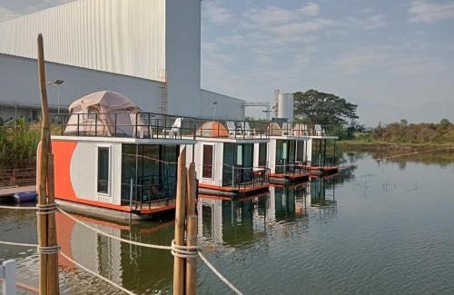 Ban Tom Chalet De Esquí | ริมกว๊านชาเลย์ รีสอร์ทแอนด์คาเฟ่ Rimkwan Chalay Resort and Cafe