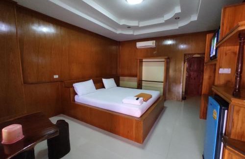 Chumphon Complejo | หนองใหญ่รีสอร์ท