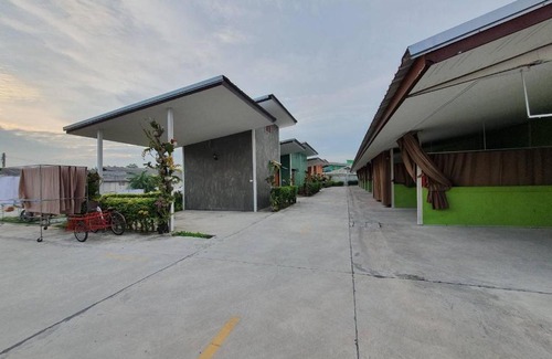 Ban Bueng Complejo | เจิดจรัสรีสอร์ทโรงแรม24ชม