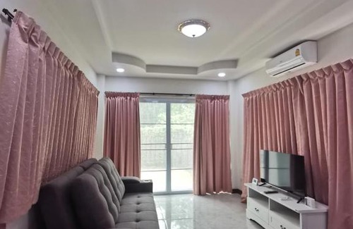 Nong Phueng Casa | เชียงใหม่ บ้านสันติสุข