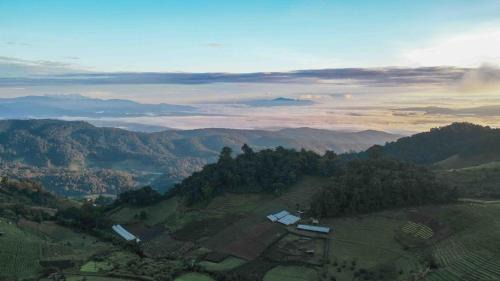 Mae Rim Otro | เต็นท์ดูดาว1 แอร์ ม่อนแจ่ม วิวดอยหลวงเชียงดาว